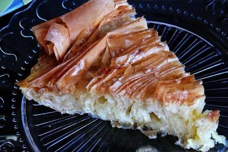 trozo de tarta de masa filo