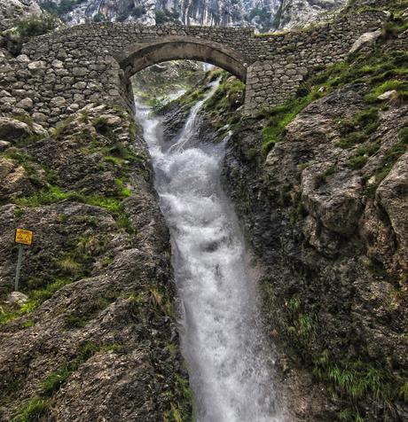AL LLEROSOS DESDE PONCEBOS (Parte II: Beresna-Ostón y Canal de la Raya) AL LLEROSOS DESDE PONCEBOS (Parte II: Beresna-Ostón y Canal de la Raya)