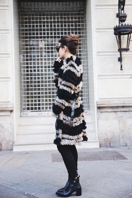 Bicolor_Coat-Custo_Barcelona-Belted_Colar-Black_Look-Outfit-Street_style-6Karen_Millen-Chrismas_Wishlist-Collage_Vintage-Leather_Skirt-Burgundy_Bag-Silver_Blazer-Outfit-Street_Style-