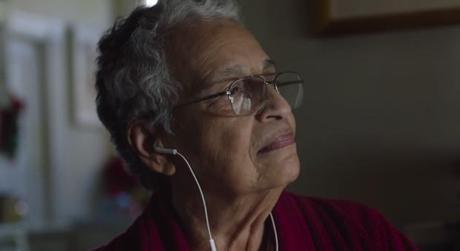 “The song”, el emotivo anuncio navideño de Apple the-song-apple03