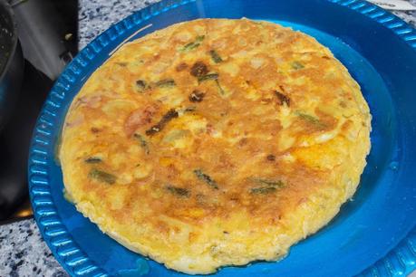 Tortilla de patata, lomo, queso y espárragos verdes Tortilla de patata, lomo, queso y espárragos verdes