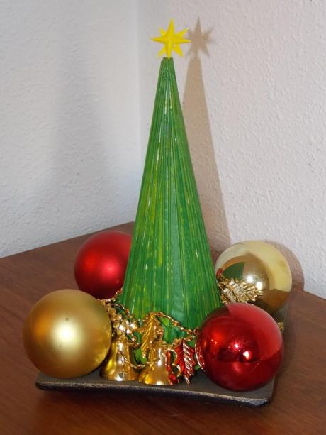 Árbol con macarrones y espaguetis Árbol con macarrones y espaguetis