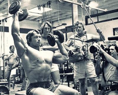 Los problemas de hombro de Schwarzenegger - ¿Cómo evitar cometer los mismos errores que hizo Arnold!