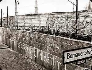 El Muro de Berlin.- Die Wende (día del cambio). El Muro de Berlin.- Die Wende (día del cambio).