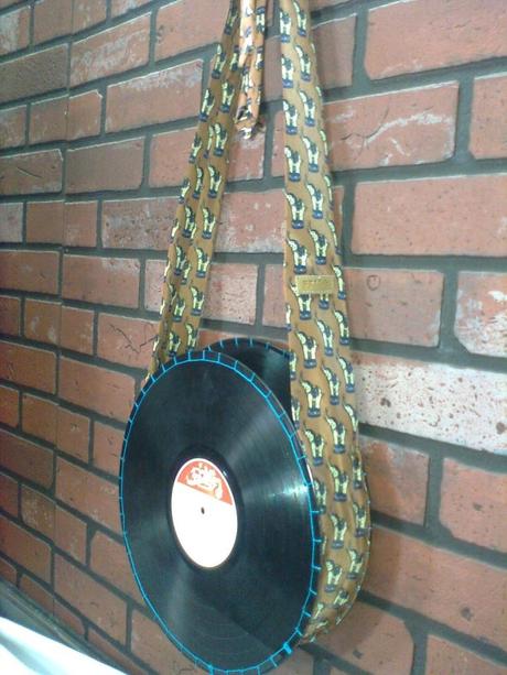 Exprimiendo nuestro entorno, arte reciclado. arte-reciclado-noticias-totenart