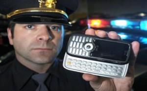 #Obligados a entregar el móvil a la Policía