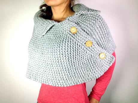 Cúbrete con una capa poncho Tutorial de capa poncho o mañanita con botones de madera tejida en telar