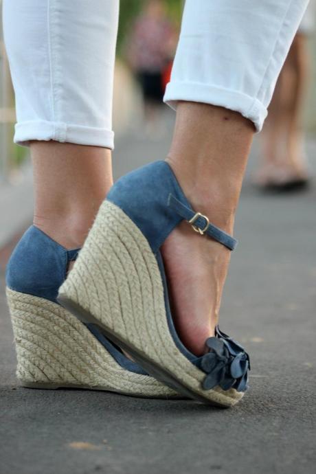 ONE TOP, TWO LOOKS ONE TOP, TWO LOOKS