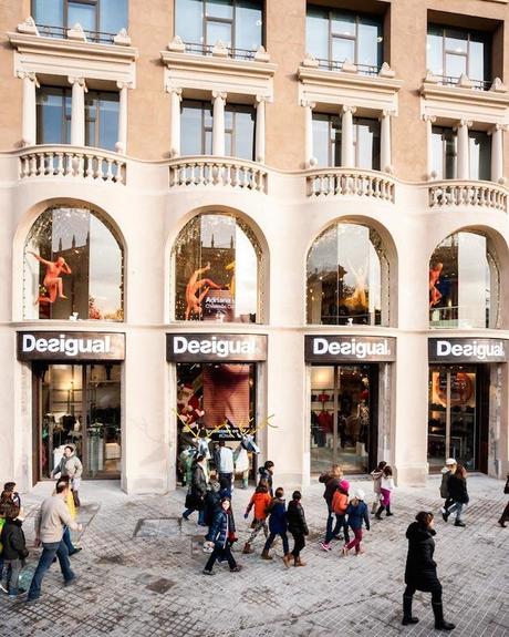 Desigual abre en Plaza Cataluña su tienda más grande del mundo Desigual-Barcelona-Plaza-Catalunya-0020