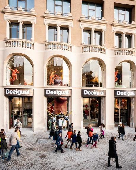 Desigual-Barcelona-Plaza-Catalunya-0020