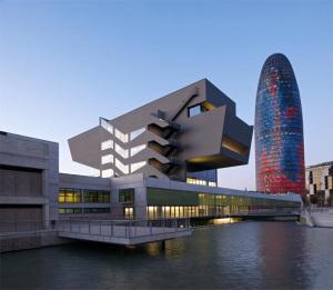 Llega el Design Market a Barcelona Edificio DHUB (Barcelona)
