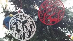 Bolas solidarias La bola del año pasado, junto con la de éste