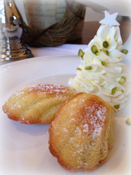 Madeleines con Nueces de Macadamia, Vainilla y Crema de Nata.