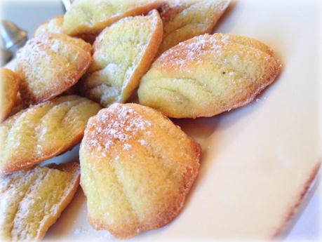 Madeleines con Nueces de Macadamia, Vainilla y Crema de Nata.