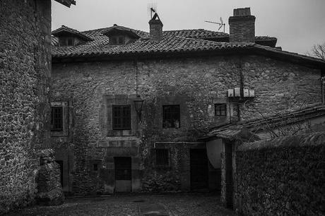 Santillana en blancos, negros y sepias