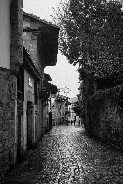 Santillana en blancos, negros y sepias