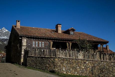 Mogrovejo, bajo los Picos Mogrovejo, Cantabria
