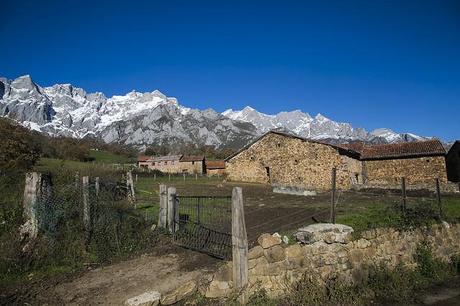 Mogrovejo, bajo los Picos Mogrovejo, Cantabria