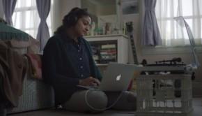 “Bombería”, la nueva campaña de Campofrío 2014 the-song-apple