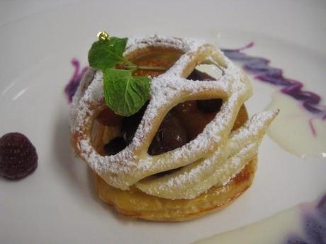 REJA DE HOJALDRE CON COMPOTA DE NAVIDAD REJA DE HOJALDRE CON COMPOTA DE NAVIDAD