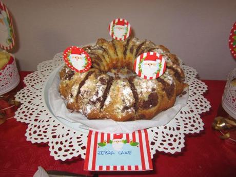 La función de Navidad de la piccola y la fiesta fiesta papa noel