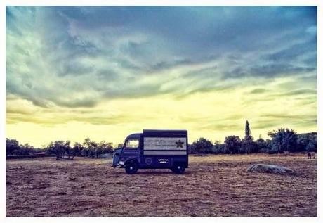 Hoy, día en el que todos queremos cenar en casa, sacamos la comido a la calle Hoy, día en el que todos queremos cenar en casa, sacamos la comido a la calle