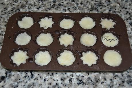 Turrón de Coco con Chocolate Negro y Bombones Turrón de Coco con Chocolate Negro y Bombones