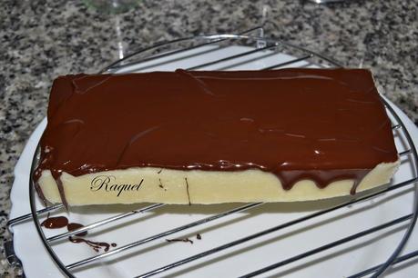 Turrón de Coco con Chocolate Negro y Bombones Turrón de Coco con Chocolate Negro y Bombones