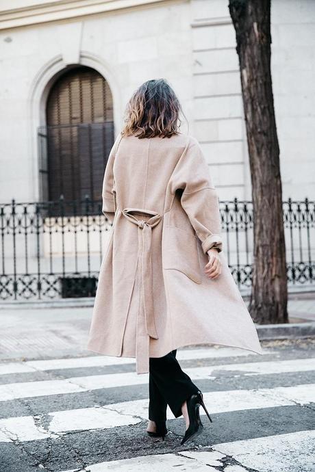 BARDOT TOP Bardot_Top-Stripes-Purificacion_Garcia_Trousers-Camel_Coat-Outfit-Street_Style-Collage_Vintage-2