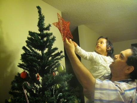 Configurando la casa para la Navidad