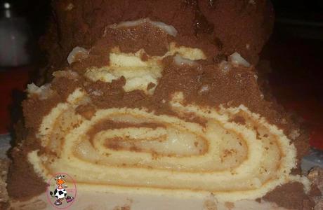 TRONCO DE NAVIDAD CON CHAMPIÑONES DE MERENGUE TRONCO DE NAVIDAD CON CHAMPIÑONES DE MERENGUE