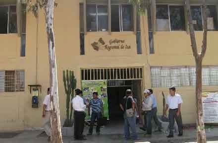 En el sur también salieron los angurrientos: DENUNCIAN TRÁFICO DE PLAZAS EN LAS SEDES DEL GORE ICA… En el sur también salieron los angurrientos: DENUNCIAN TRÁFICO DE PLAZAS EN LAS SEDES DEL GORE ICA…