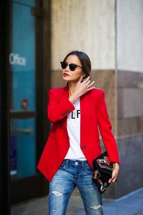 STREET STYLE INSPIRATION; THE RED TOUCH.-