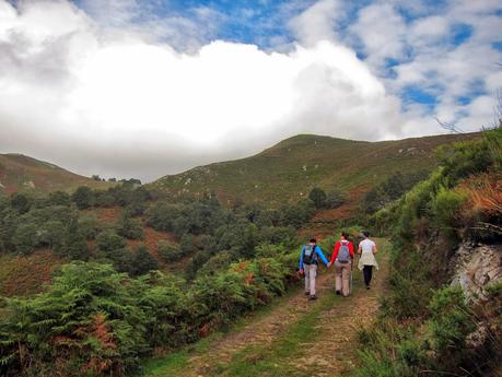 Travesia al pico Hibeo (de la Rebollada a Ardisana) Travesia al pico Hibeo (de la Rebollada a Ardisana)