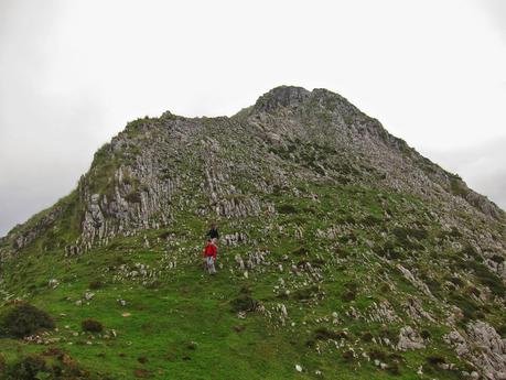 Travesia al pico Hibeo (de la Rebollada a Ardisana) Travesia al pico Hibeo (de la Rebollada a Ardisana)