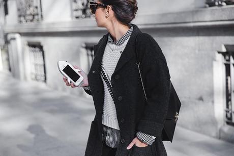FAUX FUR SCARF Faux_Fur_Scarf-Miandco_Coat-Plaid_Shirt-Layers-Chained_Boots-Outfits-Street_Style-French_Braid-52