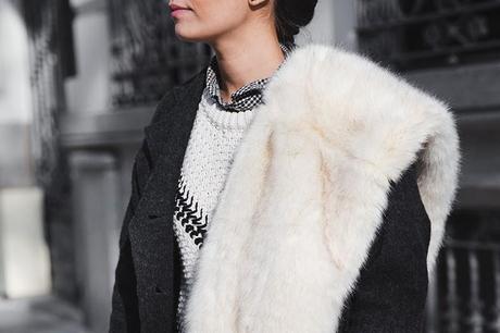 FAUX FUR SCARF Faux_Fur_Scarf-Miandco_Coat-Plaid_Shirt-Layers-Chained_Boots-Outfits-Street_Style-French_Braid-36