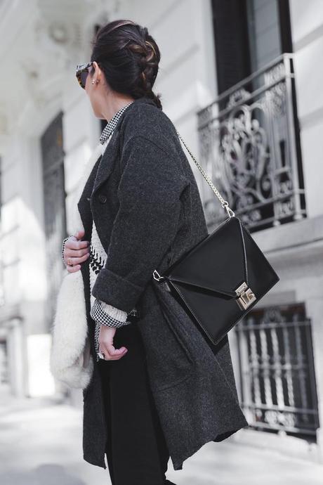 FAUX FUR SCARF Faux_Fur_Scarf-Miandco_Coat-Plaid_Shirt-Layers-Chained_Boots-Outfits-Street_Style-French_Braid-11