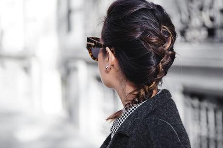 FAUX FUR SCARF Faux_Fur_Scarf-Miandco_Coat-Plaid_Shirt-Layers-Chained_Boots-Outfits-Street_Style-French_Braid-Faux_Fur_Scarf-Miandco_Coat-Plaid_Shirt-Layers-Chained_Boots-Outfits-Street_Style-French_Braid-48
