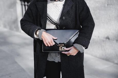 FAUX FUR SCARF Faux_Fur_Scarf-Miandco_Coat-Plaid_Shirt-Layers-Chained_Boots-Outfits-Street_Style-French_Braid-51