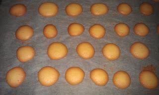 Pedos de monja, un dulce ideal para acompañar un café en días de lluvia Pedos de monja, un dulce ideal para acompañar un café en días de lluvia