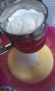 Pedos de monja, un dulce ideal para acompañar un café en días de lluvia Pedos de monja, un dulce ideal para acompañar un café en días de lluvia