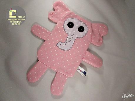 Cojines de semillas modelo elefanta Cojines de semillas modelo elefanta