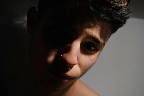 A veces cuando lloramos, necesitamos un lugar donde acoge... A veces cuando lloramos, necesitamos un lugar donde acoge...