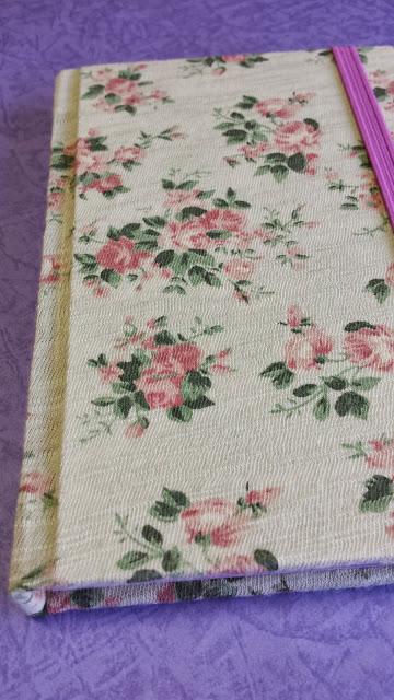 Un cuaderno muy especial en tela, reciclado. Un cuaderno muy especial en tela, reciclado.