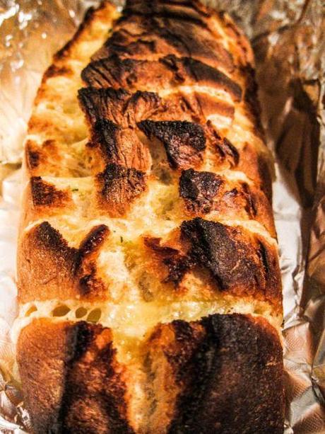 Pan de ajo con queso. pan-de-ajo-con-queso-