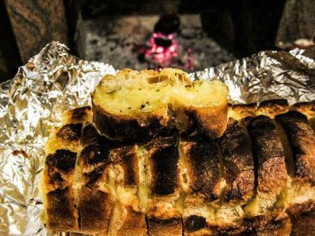 Pan de ajo con queso. pan-de-ajo-con-queso-