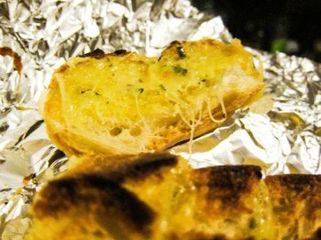 Pan de ajo con queso. pan-de-ajo-con-queso-