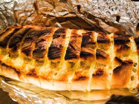 Pan de ajo con queso. pan-de-ajo-con-queso-