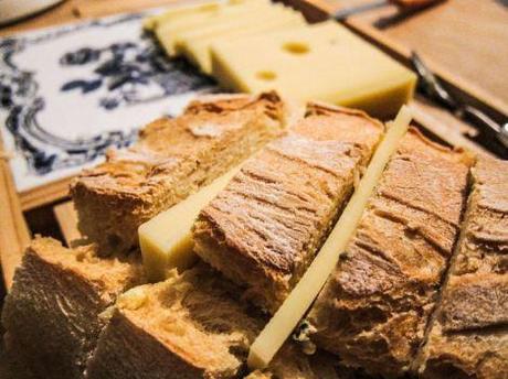 Pan de ajo con queso. pan-de-ajo-con-queso-